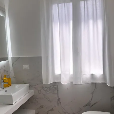 Rosso Conero - Le Grotte And Apartment Camerano